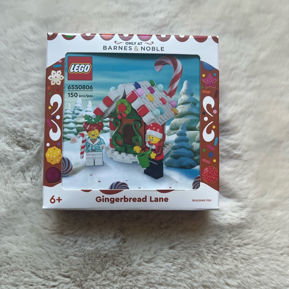 Lego Gingerbread Lane Barns & Noble Exclusive.